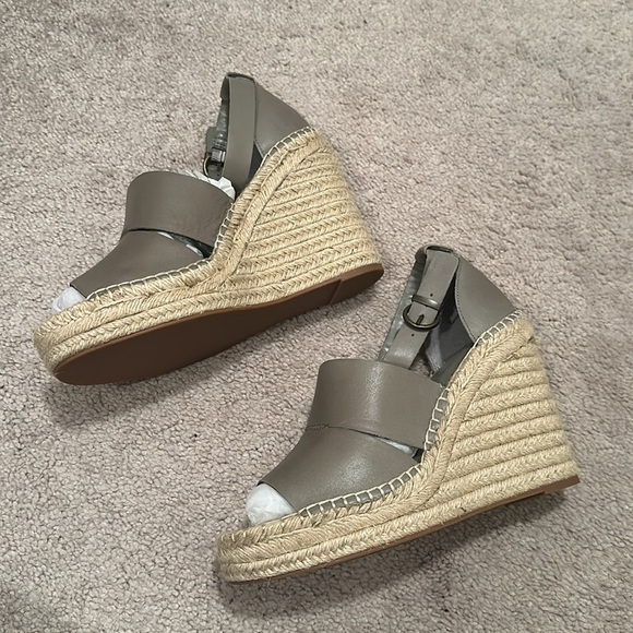 ✨New✨ Treasure & Bond Sannibel Platform Wedge Sandal - Picture 2 of 9